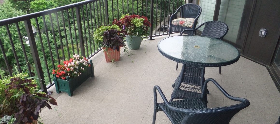 carpet tiles balcony